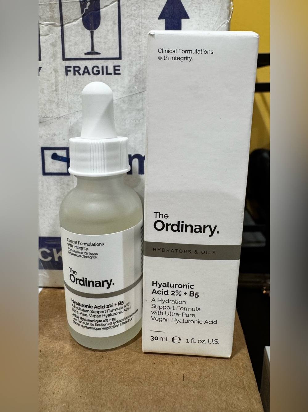 The Ordinary Hyaluronic Acid 2% + B5 Serum — White & Silver